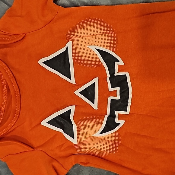 C Holloween pumpkin jackolantern pant suit onesie longsleeve, unrbeanded 6-9mo. - Picture 3 of 7